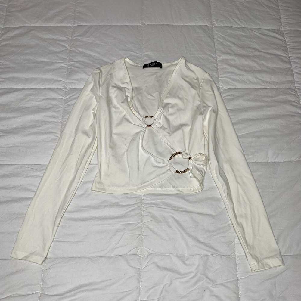 LONG SLEEVE CUT OUT TOP W/ 2 Metal Ring Details  - WHITE